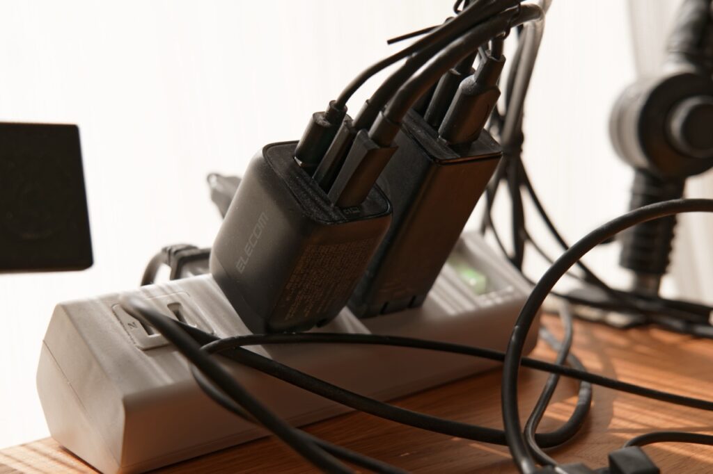 充電ステーションの電源タップ